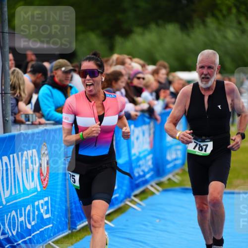 30.08.2026 - Elbe Triathlon Hamburg LAZAROV Photography http://msf.ph/oto/10063946 30.08.2026 12:00:45 Ziel 787, 975 meine-sportfotos.de