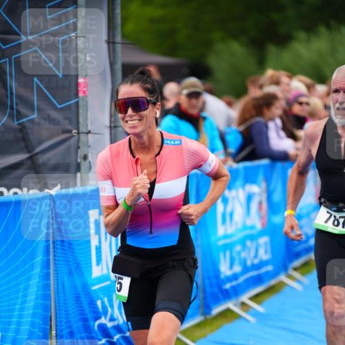 30.08.2026 - Elbe Triathlon Hamburg LAZAROV Photography http://msf.ph/oto/10063950 30.08.2026 12:00:46 Ziel 787, 975 meine-sportfotos.de