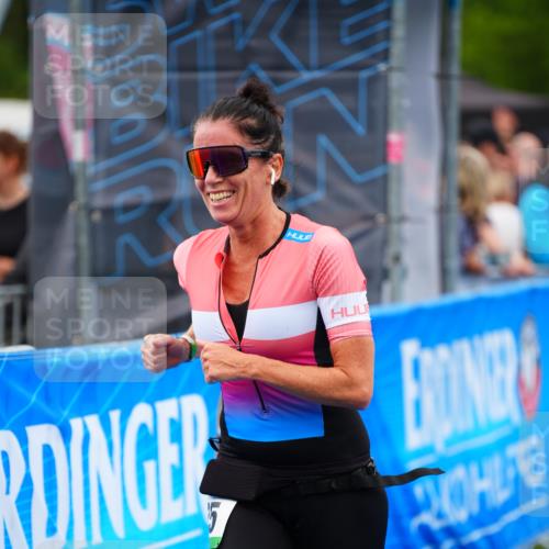 30.08.2026 - Elbe Triathlon Hamburg LAZAROV Photography http://msf.ph/oto/10063954 30.08.2026 12:00:46 Ziel 787, 975 meine-sportfotos.de