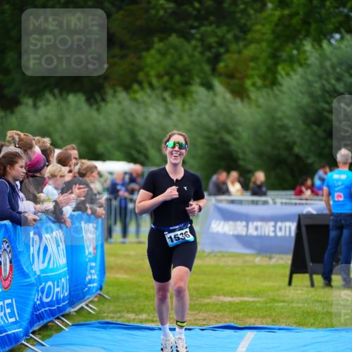 30.08.2026 - Elbe Triathlon Hamburg LAZAROV Photography http://msf.ph/oto/10063958 30.08.2026 12:00:59 Ziel 1536 meine-sportfotos.de
