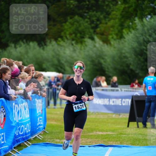 30.08.2026 - Elbe Triathlon Hamburg LAZAROV Photography http://msf.ph/oto/10063960 30.08.2026 12:01:00 Ziel 1536 meine-sportfotos.de