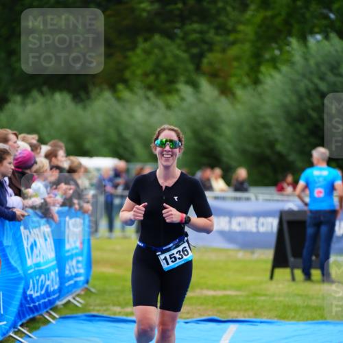 30.08.2026 - Elbe Triathlon Hamburg LAZAROV Photography http://msf.ph/oto/10063965 30.08.2026 12:01:00 Ziel 1536 meine-sportfotos.de