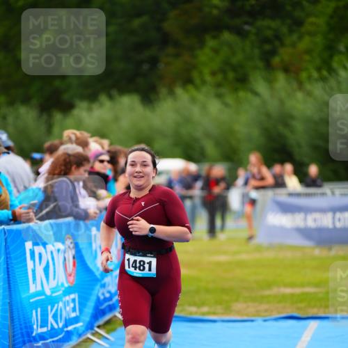30.08.2026 - Elbe Triathlon Hamburg LAZAROV Photography http://msf.ph/oto/10063985 30.08.2026 12:01:10 Ziel 1481 meine-sportfotos.de