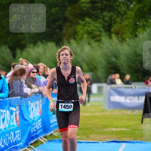 30.08.2026 - Elbe Triathlon Hamburg LAZAROV Photography http://msf.ph/oto/10064003 30.08.2026 12:01:20 Ziel 1450 meine-sportfotos.de