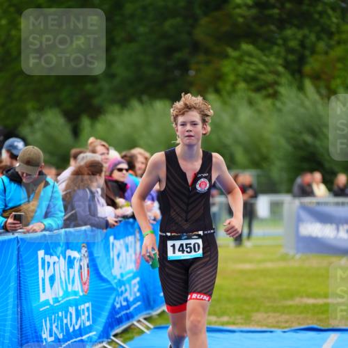 30.08.2026 - Elbe Triathlon Hamburg LAZAROV Photography http://msf.ph/oto/10064004 30.08.2026 12:01:20 Ziel 1450 meine-sportfotos.de