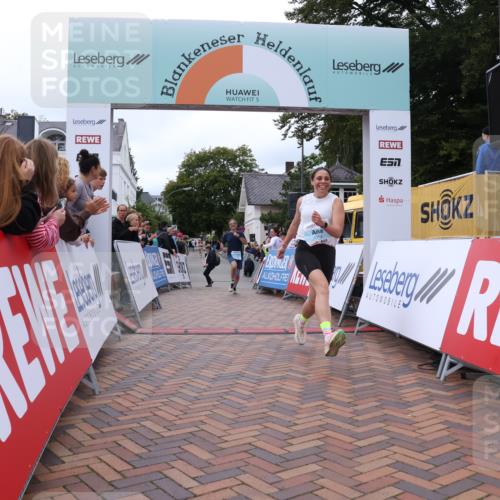 30.08.2026 - Blankeneser Heldenlauf Lena Gebhardt http://msf.ph/oto/10064005 30.08.2026 12:41:57 Ziel 4273, 4358 meine-sportfotos.de