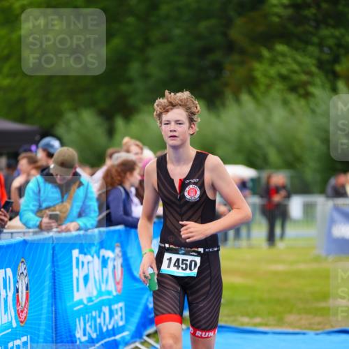30.08.2026 - Elbe Triathlon Hamburg LAZAROV Photography http://msf.ph/oto/10064007 30.08.2026 12:01:21 Ziel 1450 meine-sportfotos.de