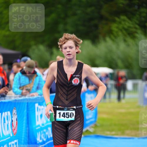 30.08.2026 - Elbe Triathlon Hamburg LAZAROV Photography http://msf.ph/oto/10064010 30.08.2026 12:01:21 Ziel 1450 meine-sportfotos.de