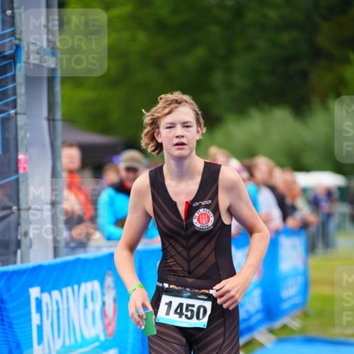 30.08.2026 - Elbe Triathlon Hamburg LAZAROV Photography http://msf.ph/oto/10064013 30.08.2026 12:01:21 Ziel 1450 meine-sportfotos.de