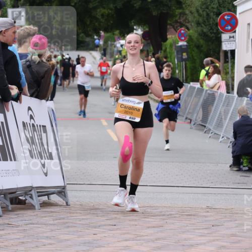 30.08.2026 - Blankeneser Heldenlauf Lena Gebhardt http://msf.ph/oto/10064025 30.08.2026 12:42:09 Ziel 2010 meine-sportfotos.de