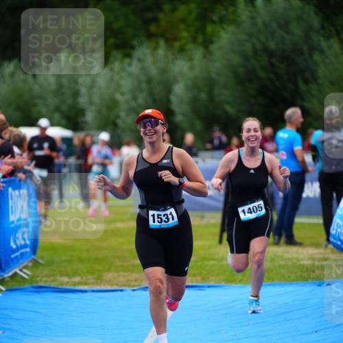 30.08.2026 - Elbe Triathlon Hamburg LAZAROV Photography http://msf.ph/oto/10064028 30.08.2026 12:01:35 Ziel 1405, 1531 meine-sportfotos.de