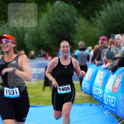 30.08.2026 - Elbe Triathlon Hamburg LAZAROV Photography http://msf.ph/oto/10064035 30.08.2026 12:01:37 Ziel 1301, 1394, 1405, 1531 meine-sportfotos.de