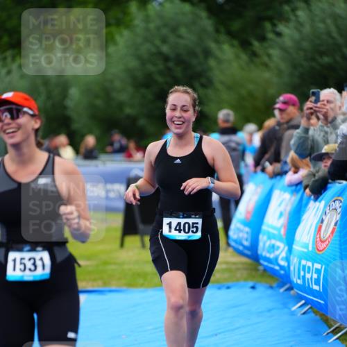 30.08.2026 - Elbe Triathlon Hamburg LAZAROV Photography http://msf.ph/oto/10064037 30.08.2026 12:01:37 Ziel 1301, 1394, 1405, 1531 meine-sportfotos.de
