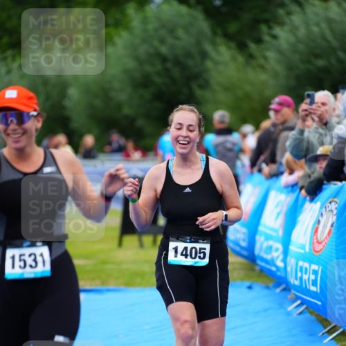 30.08.2026 - Elbe Triathlon Hamburg LAZAROV Photography http://msf.ph/oto/10064038 30.08.2026 12:01:37 Ziel 1301, 1394, 1405, 1531 meine-sportfotos.de