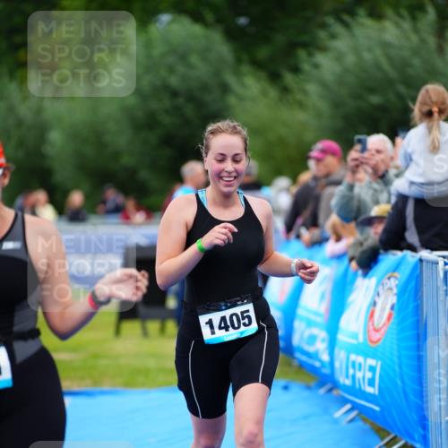 30.08.2026 - Elbe Triathlon Hamburg LAZAROV Photography http://msf.ph/oto/10064040 30.08.2026 12:01:37 Ziel 1301, 1394, 1405, 1531 meine-sportfotos.de