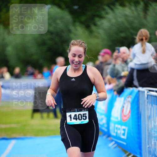 30.08.2026 - Elbe Triathlon Hamburg LAZAROV Photography http://msf.ph/oto/10064042 30.08.2026 12:01:38 Ziel 1301, 1394, 1405, 1479, 1480, 1531 meine-sportfotos.de
