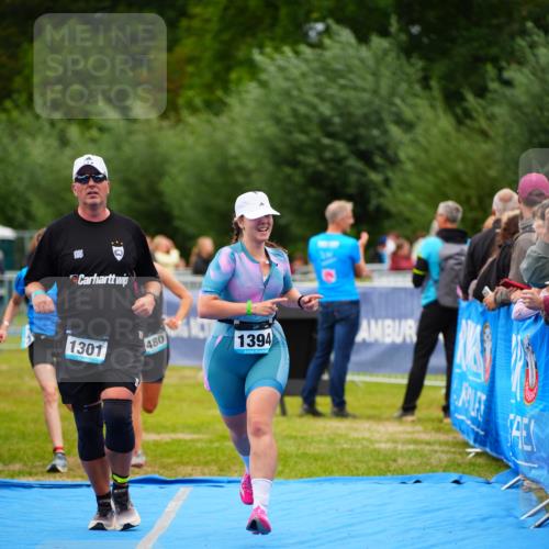 30.08.2026 - Elbe Triathlon Hamburg LAZAROV Photography http://msf.ph/oto/10064045 30.08.2026 12:01:44 Ziel 1301, 1394, 1479, 1480 meine-sportfotos.de