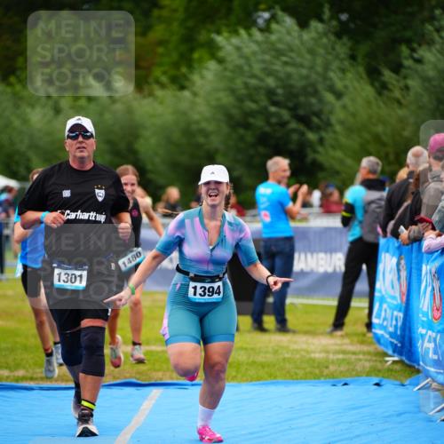 30.08.2026 - Elbe Triathlon Hamburg LAZAROV Photography http://msf.ph/oto/10064046 30.08.2026 12:01:44 Ziel 1301, 1394, 1479, 1480 meine-sportfotos.de
