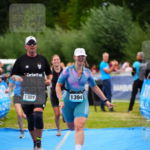 30.08.2026 - Elbe Triathlon Hamburg LAZAROV Photography http://msf.ph/oto/10064051 30.08.2026 12:01:45 Ziel 1301, 1394, 1479, 1480 meine-sportfotos.de