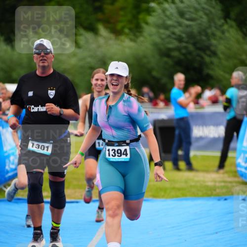 30.08.2026 - Elbe Triathlon Hamburg LAZAROV Photography http://msf.ph/oto/10064053 30.08.2026 12:01:45 Ziel 1301, 1394, 1479, 1480 meine-sportfotos.de