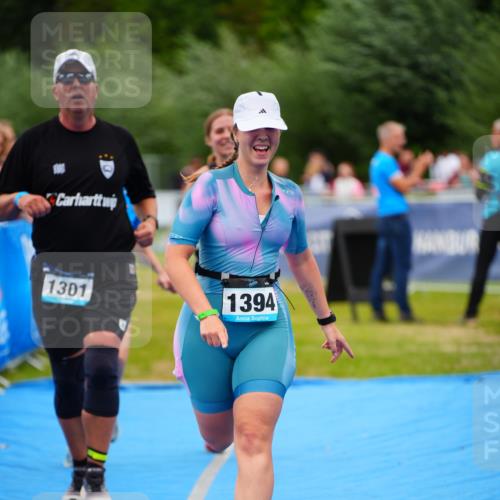 30.08.2026 - Elbe Triathlon Hamburg LAZAROV Photography http://msf.ph/oto/10064056 30.08.2026 12:01:46 Ziel 1301, 1394, 1479, 1480 meine-sportfotos.de