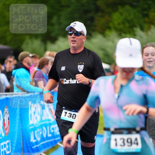 30.08.2026 - Elbe Triathlon Hamburg LAZAROV Photography http://msf.ph/oto/10064062 30.08.2026 12:01:47 Ziel 1301, 1394, 1479, 1480 meine-sportfotos.de