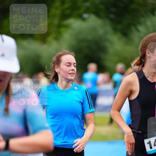 30.08.2026 - Elbe Triathlon Hamburg LAZAROV Photography http://msf.ph/oto/10064064 30.08.2026 12:01:48 Ziel 1301, 1394, 1425, 1479, 1480 meine-sportfotos.de