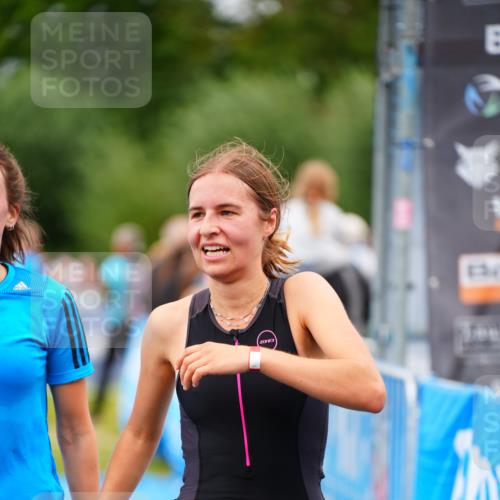 30.08.2026 - Elbe Triathlon Hamburg LAZAROV Photography http://msf.ph/oto/10064066 30.08.2026 12:01:48 Ziel 1301, 1394, 1425, 1479, 1480 meine-sportfotos.de