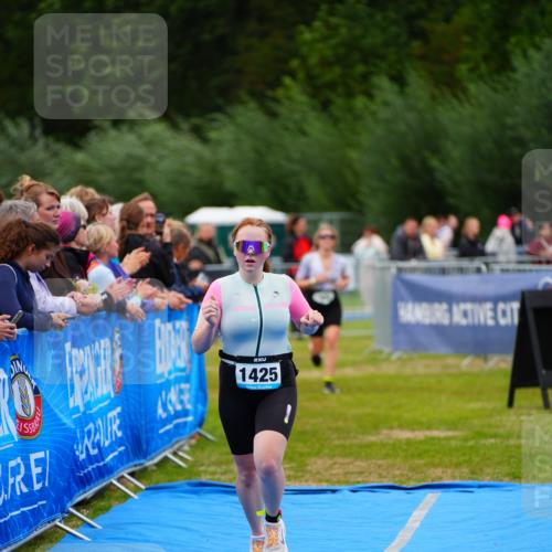 30.08.2026 - Elbe Triathlon Hamburg LAZAROV Photography http://msf.ph/oto/10064073 30.08.2026 12:01:55 Ziel 900, 1425 meine-sportfotos.de