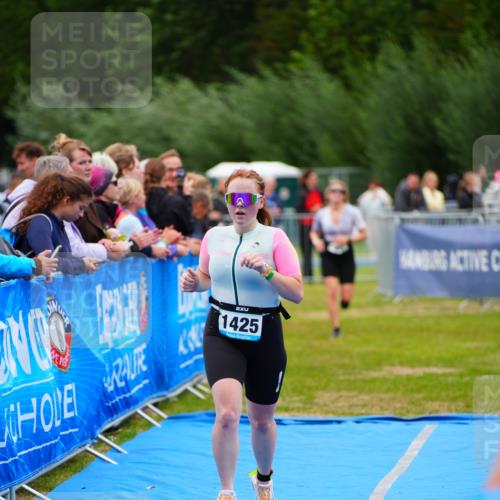 30.08.2026 - Elbe Triathlon Hamburg LAZAROV Photography http://msf.ph/oto/10064076 30.08.2026 12:01:56 Ziel 900, 1425 meine-sportfotos.de