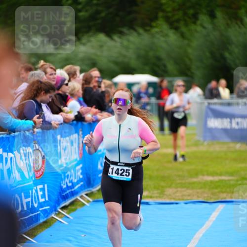 30.08.2026 - Elbe Triathlon Hamburg LAZAROV Photography http://msf.ph/oto/10064077 30.08.2026 12:01:56 Ziel 900, 1425 meine-sportfotos.de