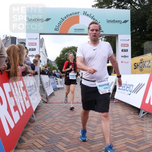 30.08.2026 - Blankeneser Heldenlauf Lena Gebhardt http://msf.ph/oto/10064079 30.08.2026 12:42:27 Ziel 4060, 4190 meine-sportfotos.de