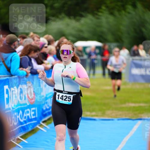 30.08.2026 - Elbe Triathlon Hamburg LAZAROV Photography http://msf.ph/oto/10064081 30.08.2026 12:01:57 Ziel 900, 1425 meine-sportfotos.de