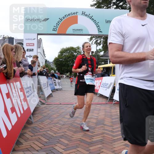 30.08.2026 - Blankeneser Heldenlauf Lena Gebhardt http://msf.ph/oto/10064082 30.08.2026 12:42:28 Ziel 4060, 4190 meine-sportfotos.de