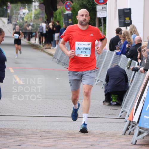 30.08.2026 - Blankeneser Heldenlauf Lena Gebhardt http://msf.ph/oto/10064089 30.08.2026 12:42:31 Ziel 4060, 4074, 4190 meine-sportfotos.de