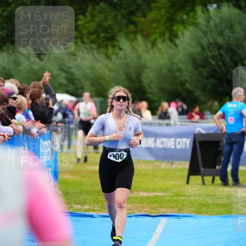 30.08.2026 - Elbe Triathlon Hamburg LAZAROV Photography http://msf.ph/oto/10064090 30.08.2026 12:02:01 Ziel 900, 1417 meine-sportfotos.de