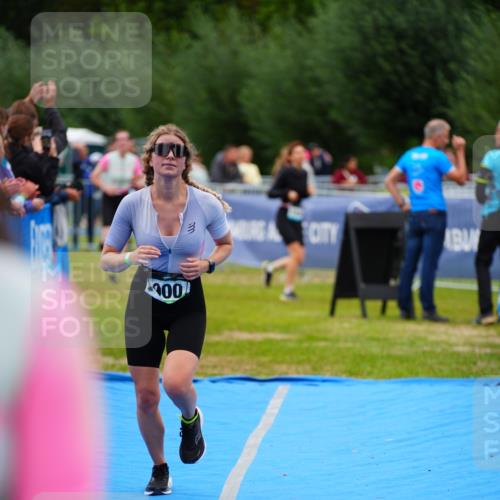 30.08.2026 - Elbe Triathlon Hamburg LAZAROV Photography http://msf.ph/oto/10064095 30.08.2026 12:02:02 Ziel 900, 1417 meine-sportfotos.de
