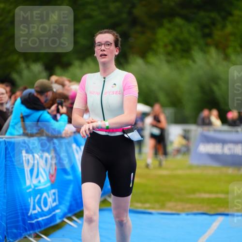 30.08.2026 - Elbe Triathlon Hamburg LAZAROV Photography http://msf.ph/oto/10064099 30.08.2026 12:02:08 Ziel 1417, 1563 meine-sportfotos.de