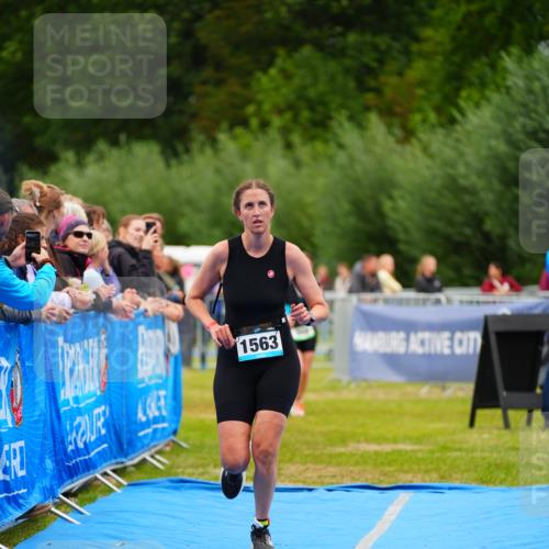 30.08.2026 - Elbe Triathlon Hamburg LAZAROV Photography http://msf.ph/oto/10064104 30.08.2026 12:02:15 Ziel 858, 1563 meine-sportfotos.de