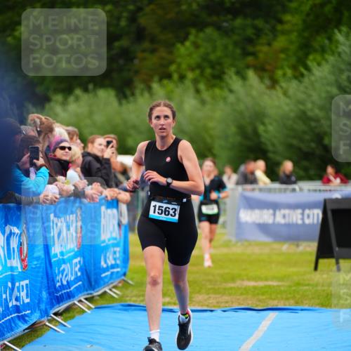 30.08.2026 - Elbe Triathlon Hamburg LAZAROV Photography http://msf.ph/oto/10064105 30.08.2026 12:02:16 Ziel 858, 1563 meine-sportfotos.de