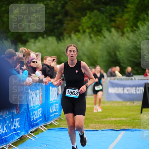 30.08.2026 - Elbe Triathlon Hamburg LAZAROV Photography http://msf.ph/oto/10064107 30.08.2026 12:02:16 Ziel 858, 1563 meine-sportfotos.de