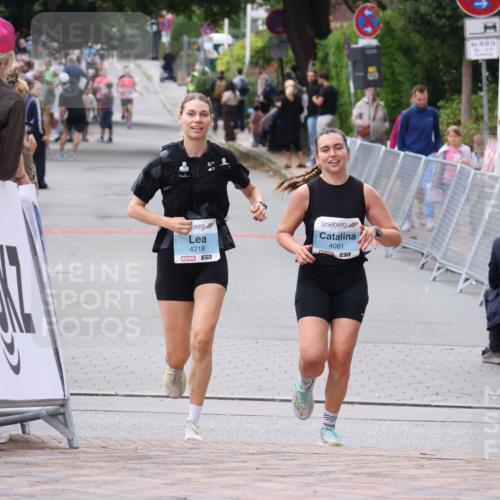 30.08.2026 - Blankeneser Heldenlauf Lena Gebhardt http://msf.ph/oto/10064109 30.08.2026 12:42:43 Ziel 4074 meine-sportfotos.de
