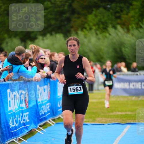 30.08.2026 - Elbe Triathlon Hamburg LAZAROV Photography http://msf.ph/oto/10064110 30.08.2026 12:02:16 Ziel 858, 1563 meine-sportfotos.de