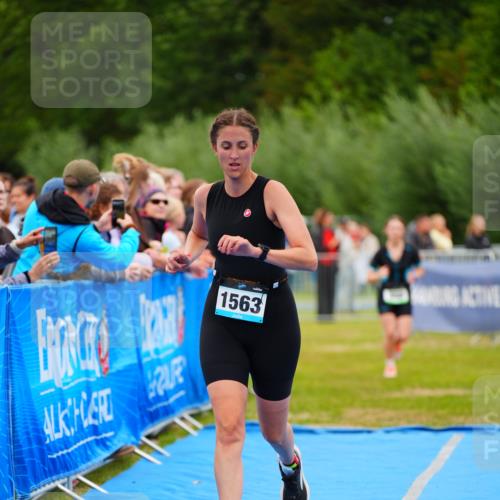 30.08.2026 - Elbe Triathlon Hamburg LAZAROV Photography http://msf.ph/oto/10064111 30.08.2026 12:02:16 Ziel 858, 1563 meine-sportfotos.de