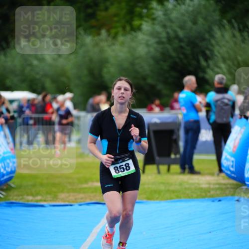 30.08.2026 - Elbe Triathlon Hamburg LAZAROV Photography http://msf.ph/oto/10064119 30.08.2026 12:02:23 Ziel 858, 1645 meine-sportfotos.de