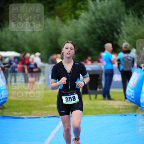30.08.2026 - Elbe Triathlon Hamburg LAZAROV Photography http://msf.ph/oto/10064122 30.08.2026 12:02:23 Ziel 858, 1645 meine-sportfotos.de
