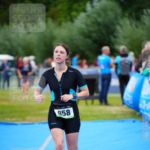 30.08.2026 - Elbe Triathlon Hamburg LAZAROV Photography http://msf.ph/oto/10064126 30.08.2026 12:02:24 Ziel 858, 1645 meine-sportfotos.de
