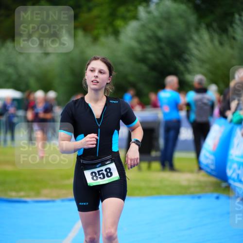 30.08.2026 - Elbe Triathlon Hamburg LAZAROV Photography http://msf.ph/oto/10064128 30.08.2026 12:02:24 Ziel 858, 1645 meine-sportfotos.de