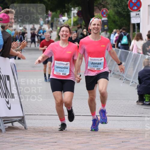 30.08.2026 - Blankeneser Heldenlauf Lena Gebhardt http://msf.ph/oto/10064134 30.08.2026 12:43:17 Ziel 4307, 4308 meine-sportfotos.de