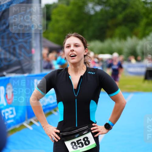 30.08.2026 - Elbe Triathlon Hamburg LAZAROV Photography http://msf.ph/oto/10064137 30.08.2026 12:02:29 Ziel 1645, 1708 meine-sportfotos.de